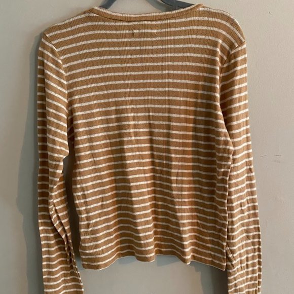 American Eagle Knit Beige and Cream Long Sleeve Top Size Extra Large - Picture 4 of 4